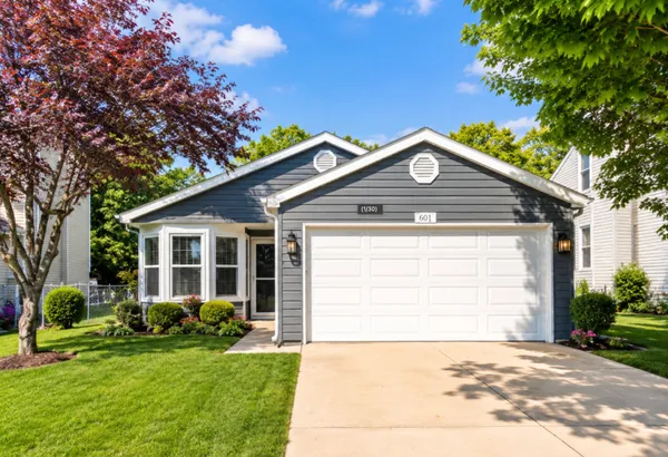 $340,000 | 601 Topeka Court, Carol Stream, IL 60188