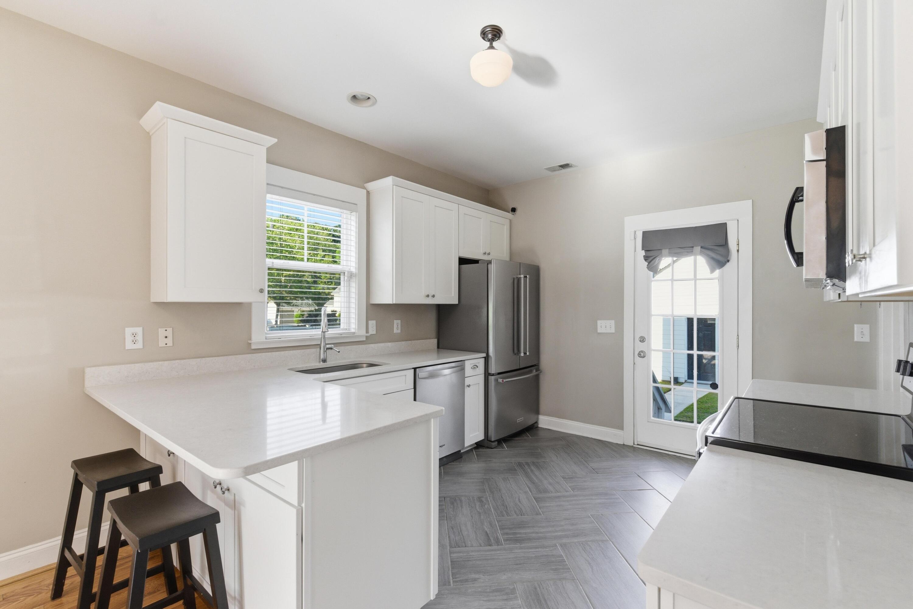 203 Hydrangea Street Summerville, SC 29483 - Photo 5 of 43 DSC09290