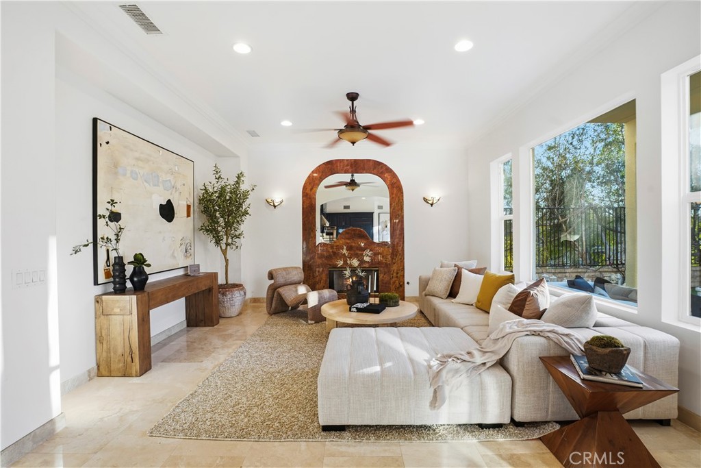 907 Deerhill Road Oak Park, CA 91377 - Photo 14 of 63