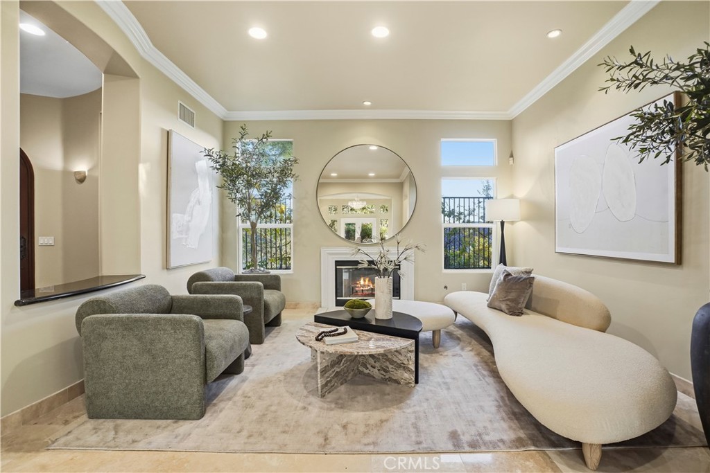 907 Deerhill Road Oak Park, CA 91377 - Photo 17 of 63