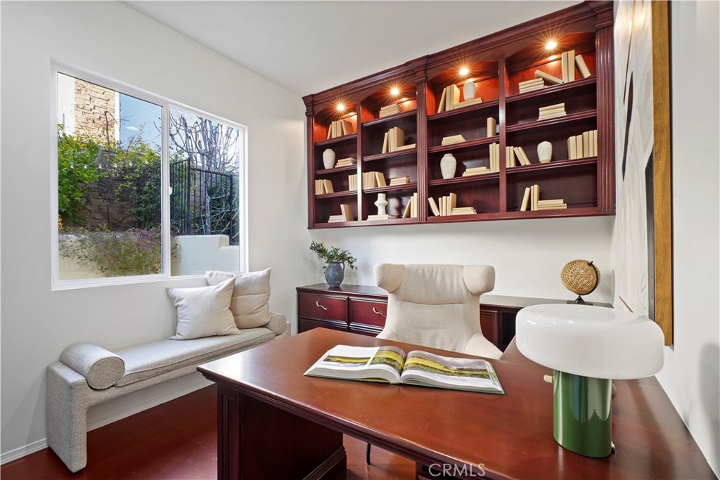 907 Deerhill Road Oak Park, CA 91377 - Photo 26 of 63