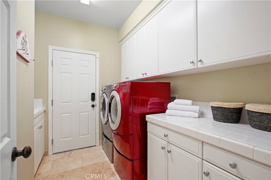 907 Deerhill Road Oak Park, CA 91377 - Photo 27 of 63