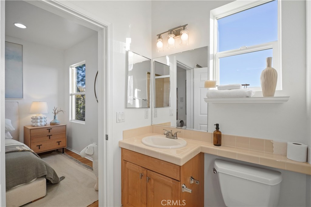 907 Deerhill Road Oak Park, CA 91377 - Photo 38 of 63