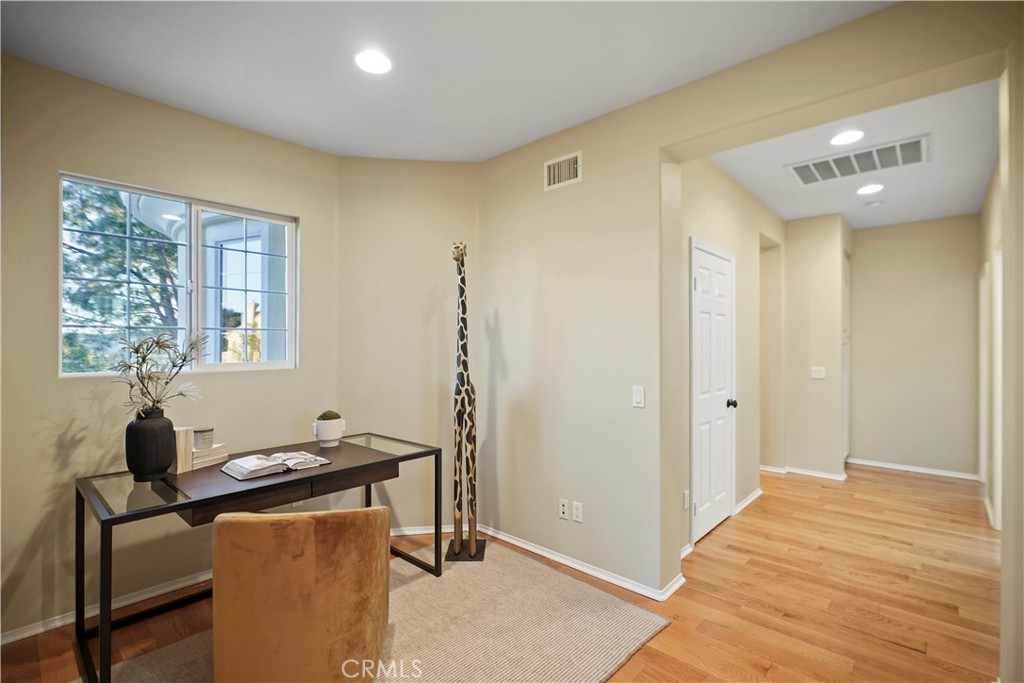 907 Deerhill Road Oak Park, CA 91377 - Photo 44 of 63