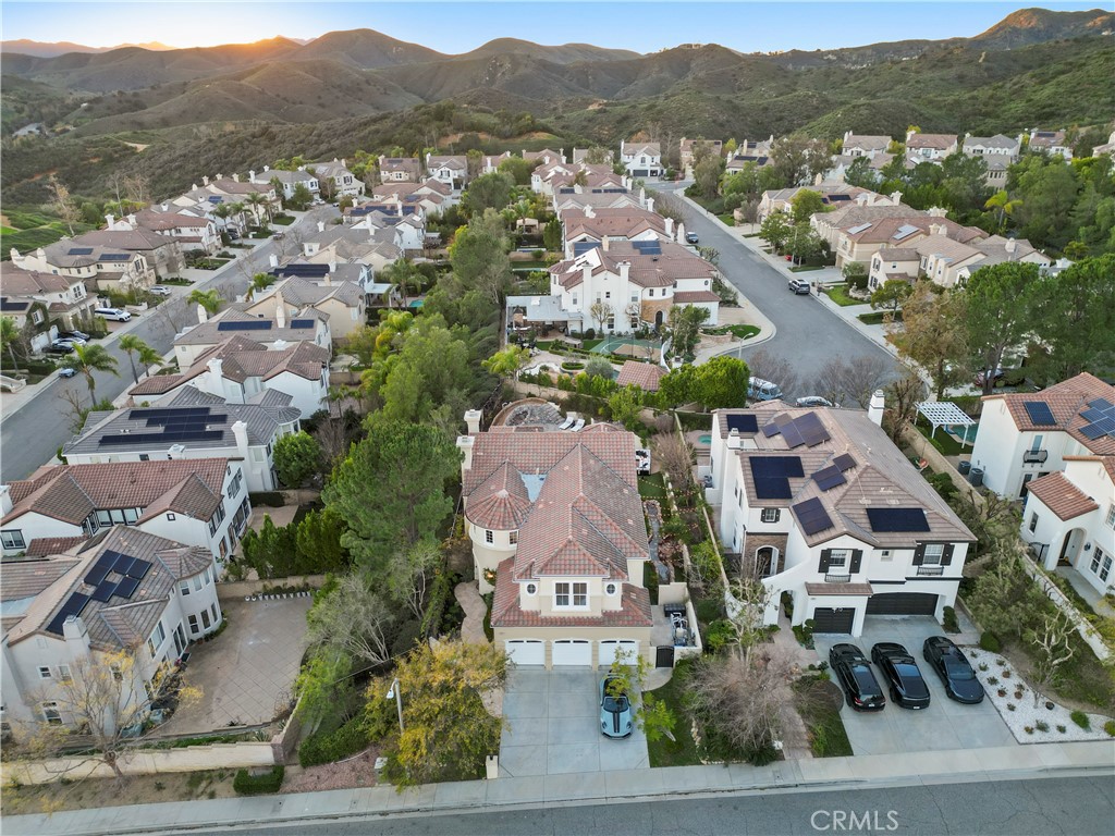 907 Deerhill Road Oak Park, CA 91377 - Photo 5 of 63