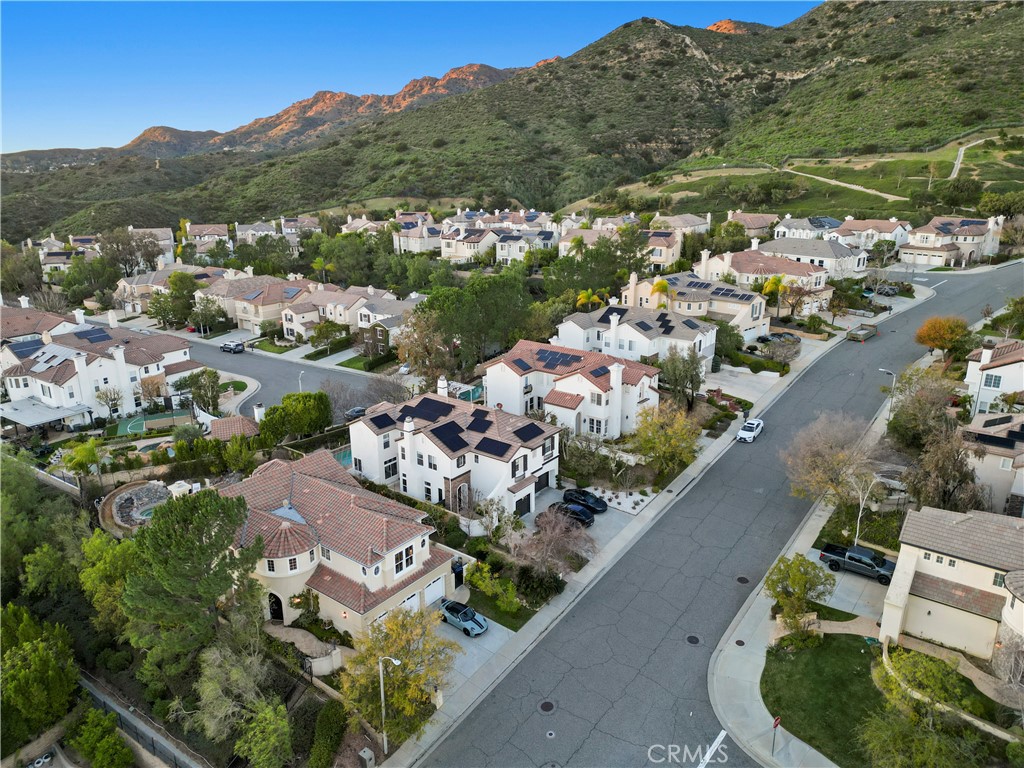 907 Deerhill Road Oak Park, CA 91377 - Photo 6 of 63