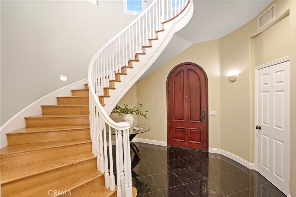 907 Deerhill Road Oak Park, CA 91377 - Photo 10 of 63