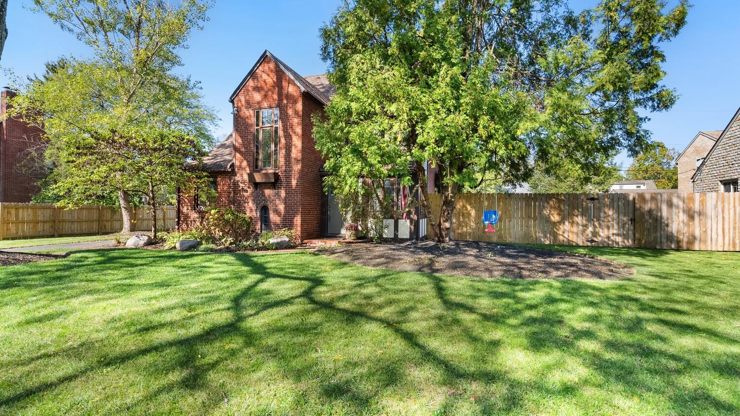 2460 Dover Road Columbus, OH 43209 - Photo 6 of 75 6. 2460 Dover Rd Columbus-6
