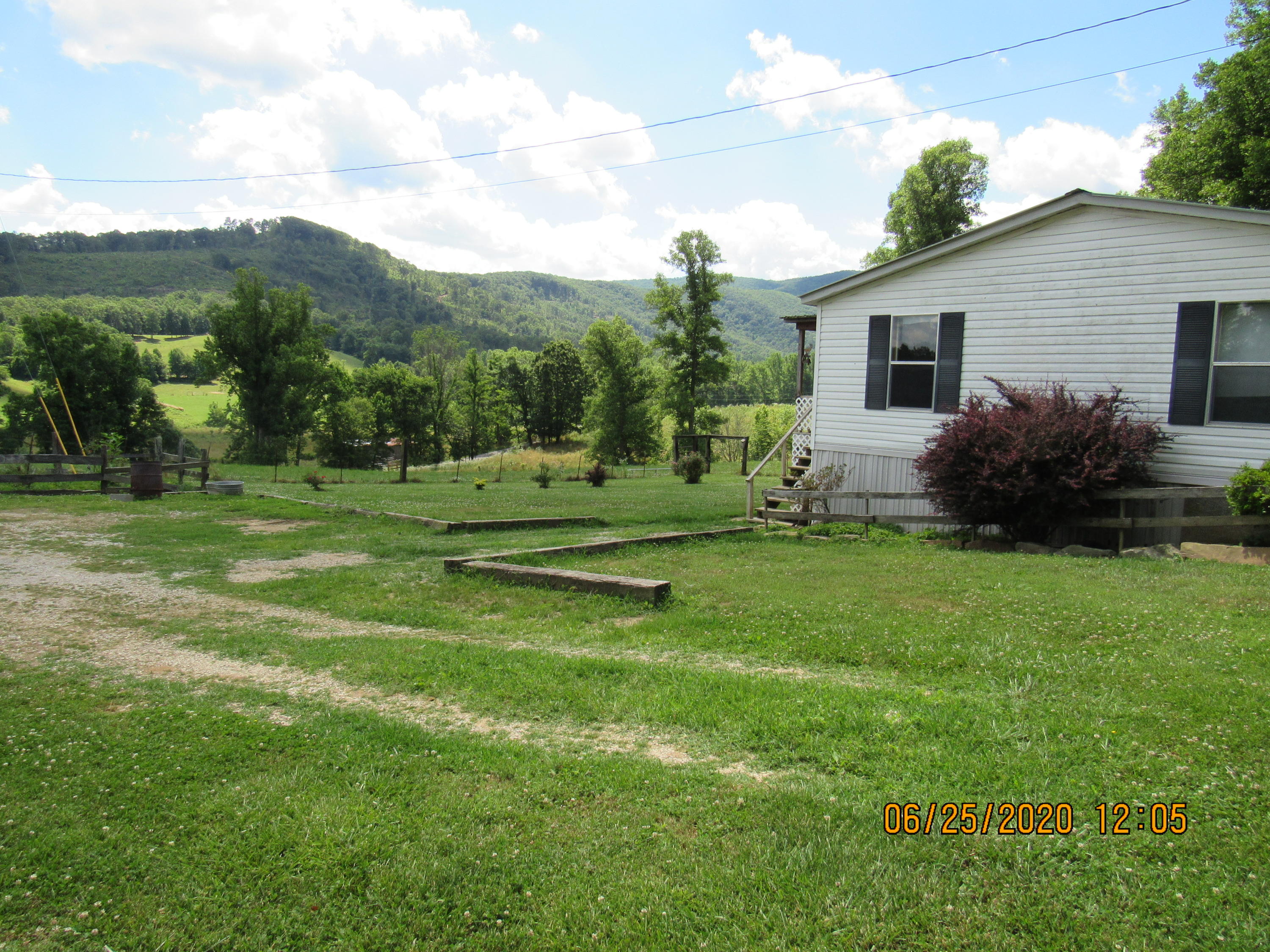 210 Herbert Shannon Road Sunbright, TN 37872 - Photo 2 of 20 IMG_2519