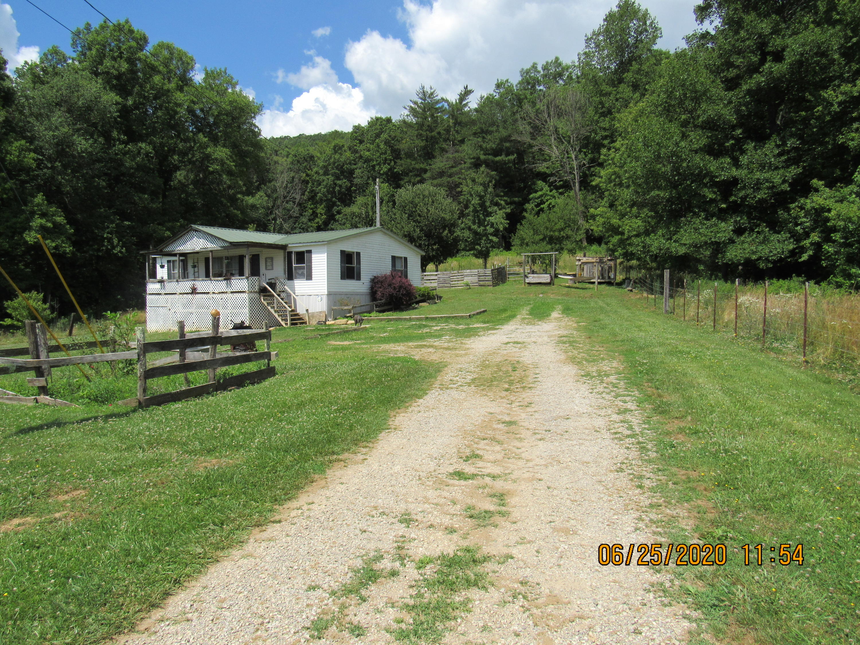 210 Herbert Shannon Road Sunbright, TN 37872 - Photo 4 of 20 IMG_2493