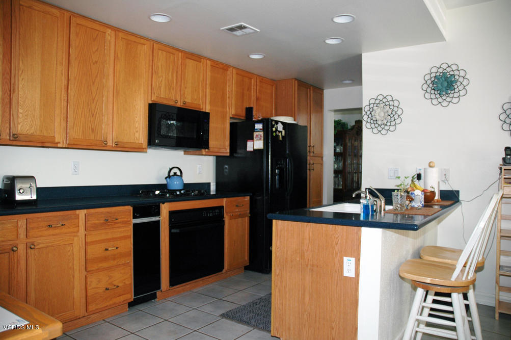 657 Cardinal Ridge Lane, Unit D Simi Valley, CA 93065 - Photo 11 of 30 Kitchen1MLS