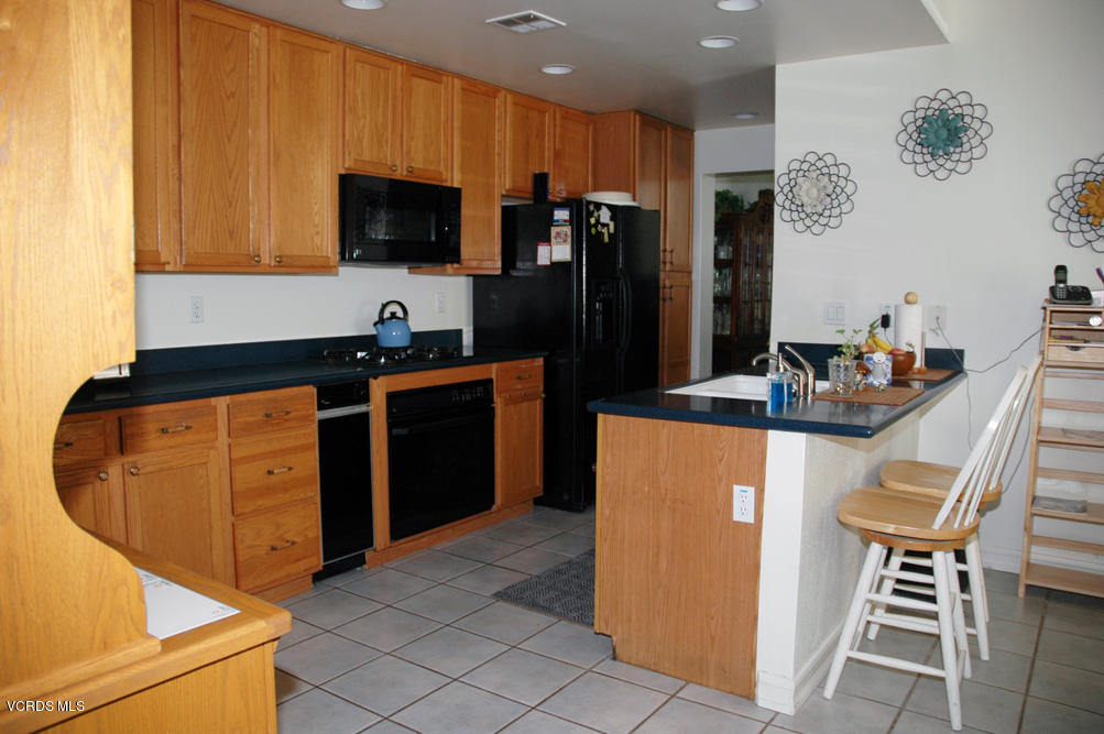 657 Cardinal Ridge Lane, Unit D Simi Valley, CA 93065 - Photo 13 of 30 KitchenMLS