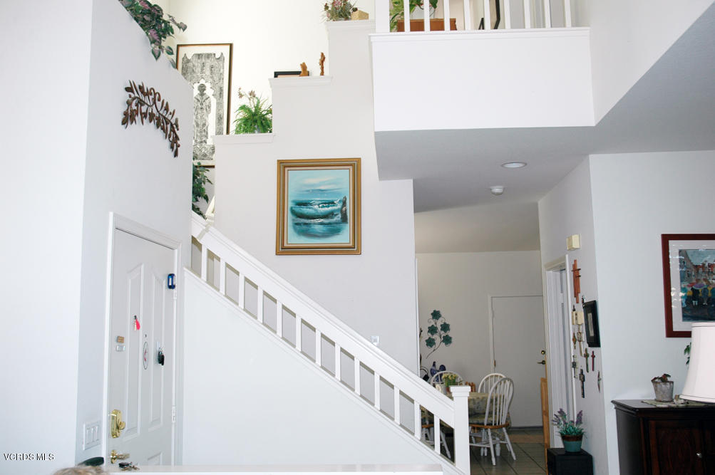 657 Cardinal Ridge Lane, Unit D Simi Valley, CA 93065 - Photo 18 of 30 StairsMLS
