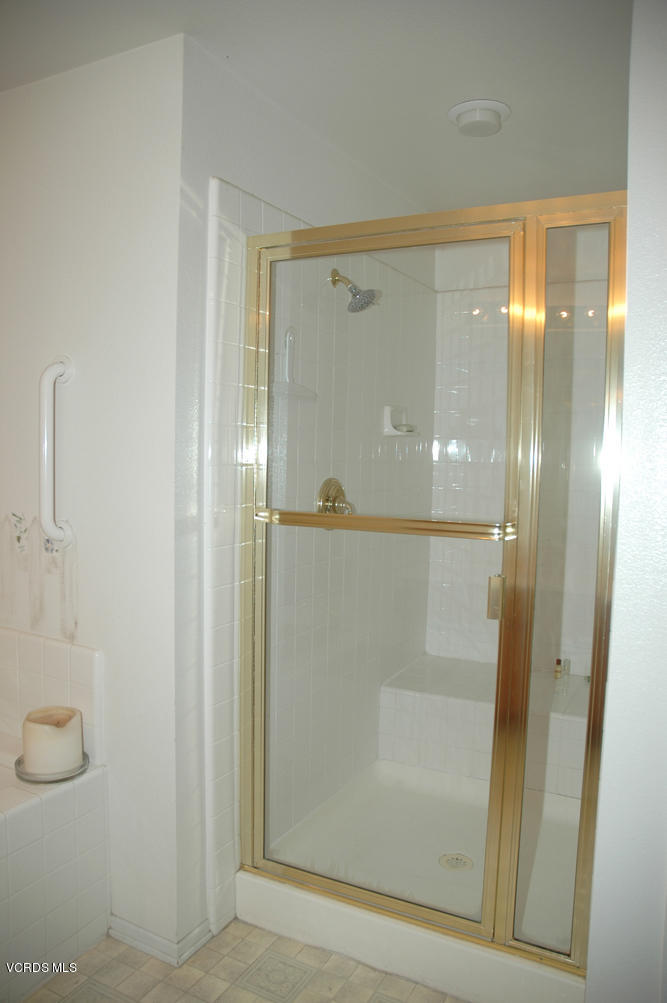 657 Cardinal Ridge Lane, Unit D Simi Valley, CA 93065 - Photo 22 of 30 MasterBath1MLS