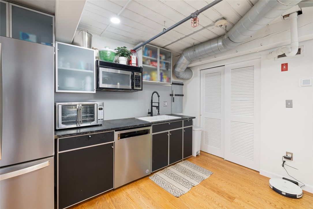 10 Exchange Court, Unit 506 Pawtucket, RI 02860 - Photo 4 of 28