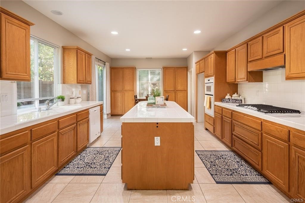 6 Preston Irvine, CA 92618 - Photo 10 of 28