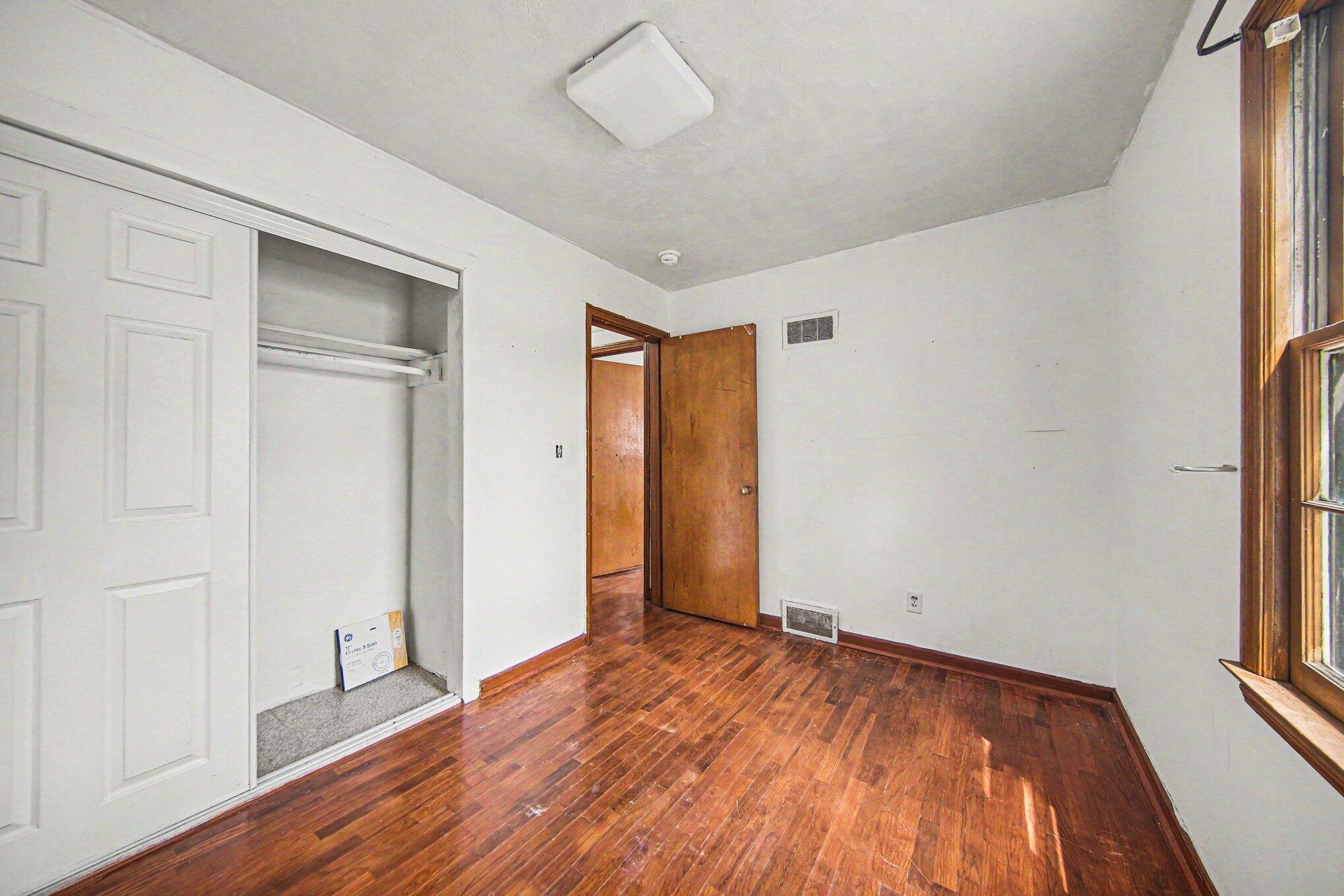853 Addison Street Adrian, MI 49221 - Photo 20 of 30 021_dscf5641_751