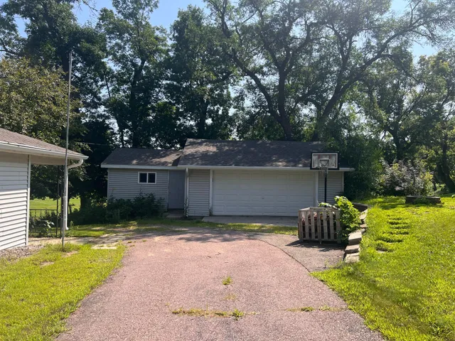 $89,900 | 109 Whitman Street, Lake Benton, MN 56149