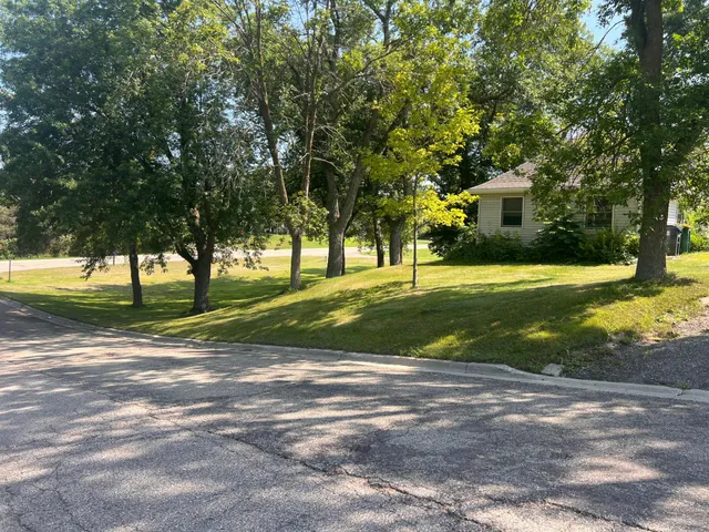 $89,900 | 109 Whitman Street, Lake Benton, MN 56149
