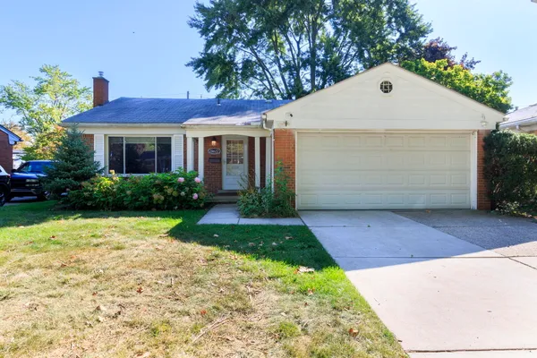 $1,750 | 28622 Milton Avenue, Warren, MI 48092