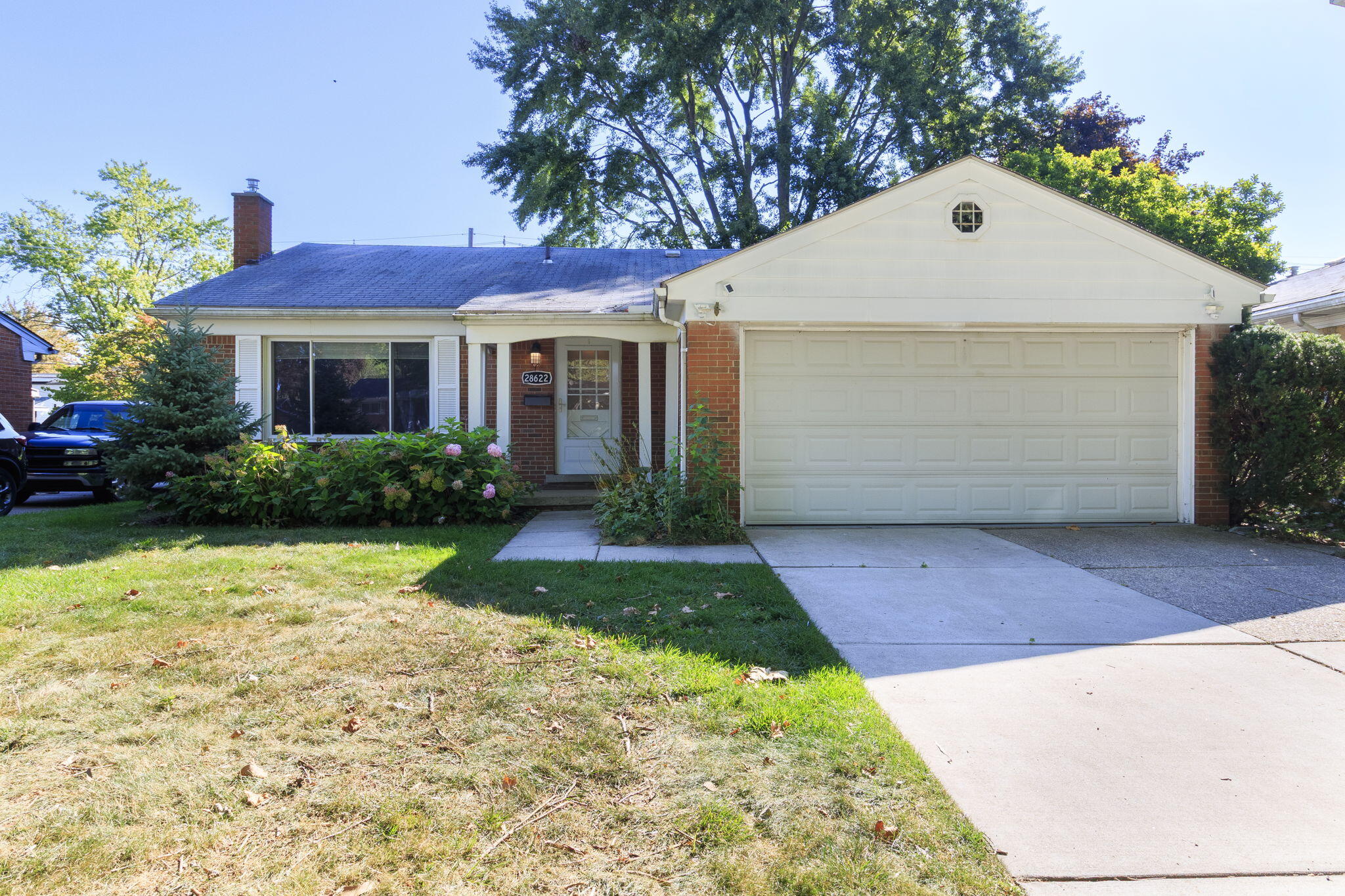 28622 Milton Avenue Warren, MI 48092 - Photo 1 of 24 Front