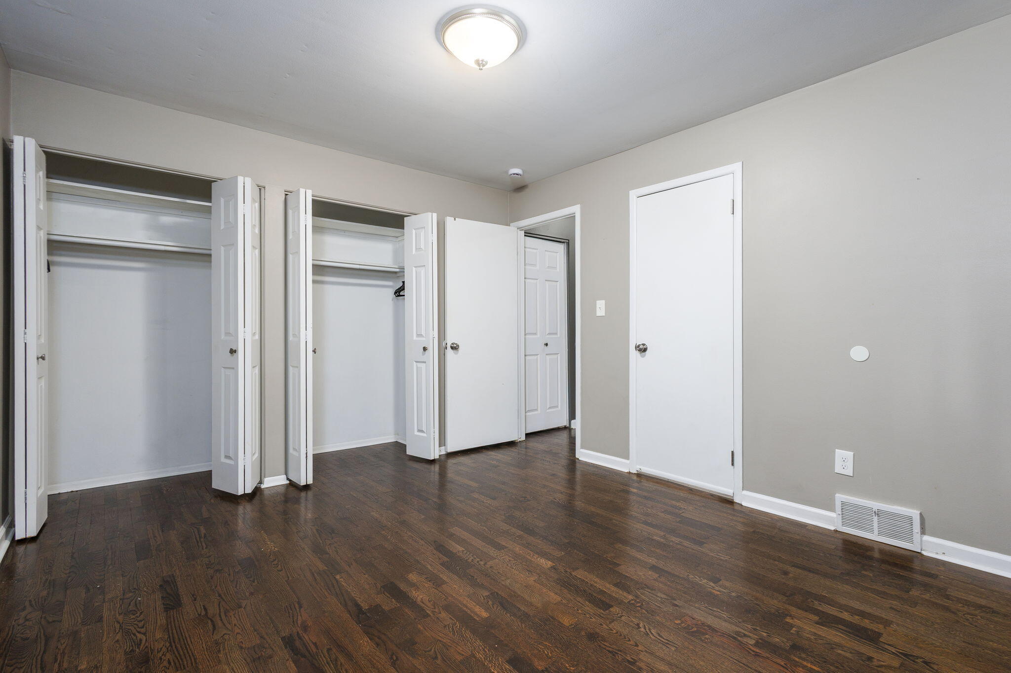 28622 Milton Avenue Warren, MI 48092 - Photo 17 of 24 17-web-or-mls-MiltonAve_28622 - Bed Thre