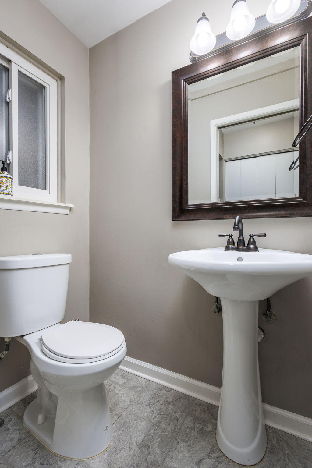 28622 Milton Avenue Warren, MI 48092 - Photo 21 of 24 21-web-or-mls-MiltonAve_28622 - Bath One