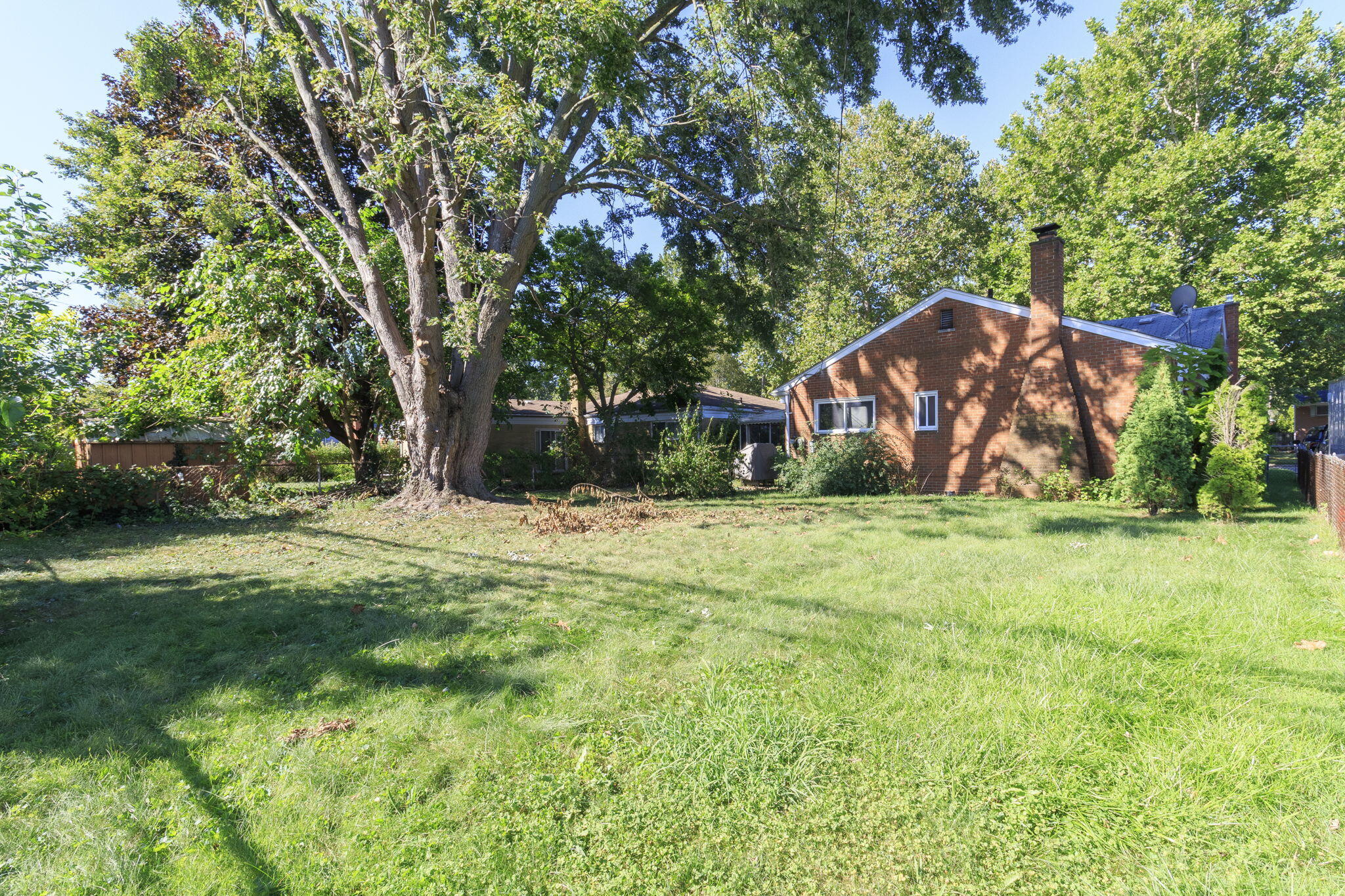 28622 Milton Avenue Warren, MI 48092 - Photo 4 of 24 4-web-or-mls-MiltonAve_28622 - Rear Ext