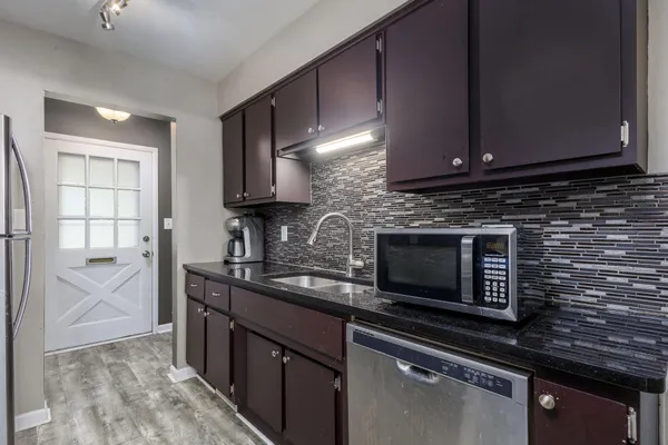 $1,750 | 28622 Milton Avenue, Warren, MI 48092