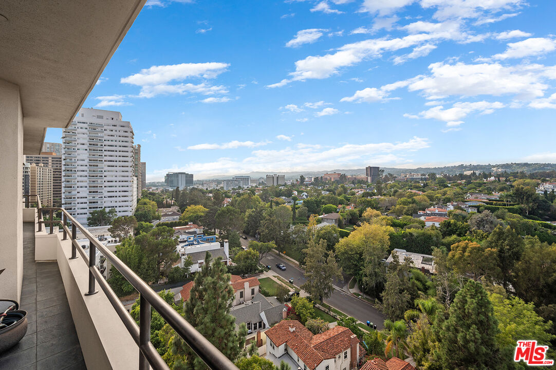 10601 Wilshire Boulevard, Unit 1201 Los Angeles, CA 90024 - Photo 28 of 48 an aerial view of city