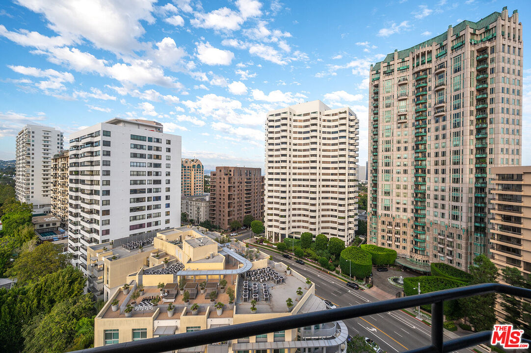 10601 Wilshire Boulevard, Unit 1201 Los Angeles, CA 90024 - Photo 36 of 48 a view of a city with tall buildings