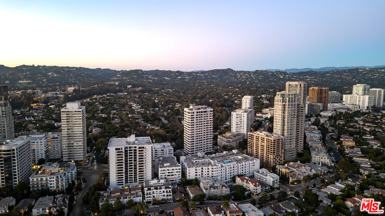 10601 Wilshire Boulevard, Unit 1201 Los Angeles, CA 90024 - Photo 43 of 48 a view of city and patio
