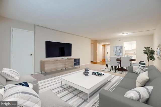 $2,450 | 7651 Tremayne Place, Unit 202, McLean, VA 22102