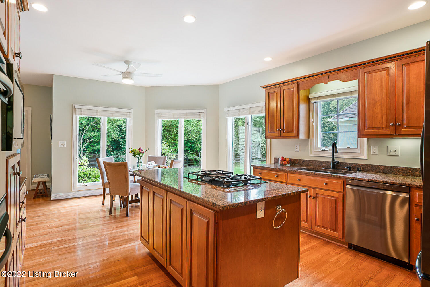 7906 Sutherland Farm Road Prospect, KY 40059 - Photo 19 of 78 Open Concept Eat-In Kitchen