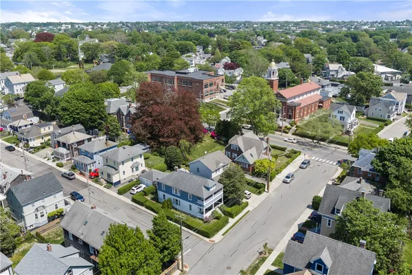 $999,000 | 2 Bedlow Avenue, Newport, RI 02840