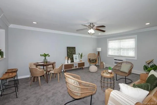 $2,365 | 124 Easy Street, Unit 124E, Sayville, NY 11782