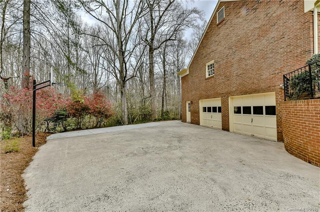 3606 Huckleberry Road Charlotte, NC 28210 - Photo 2 of 36 Gallery Image 2