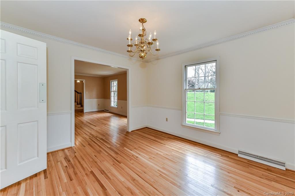 3606 Huckleberry Road Charlotte, NC 28210 - Photo 9 of 36 Gallery Image 9