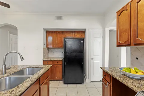 $240,000 | 1881 Bering Drive, Unit 87, Houston, TX 77057