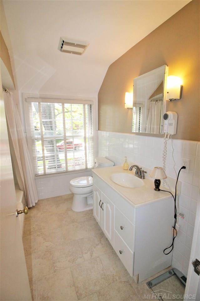 1154 Audubon Road Grosse Pointe, MI 48230 - Photo 31 of 50 50041226-30.JPG