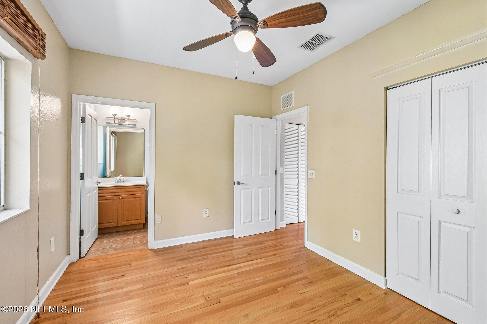 9745 Touchton Road, Unit 1129 Jacksonville, FL 32246 - Photo 34 of 57 2nd Bedroom to Attached Bath