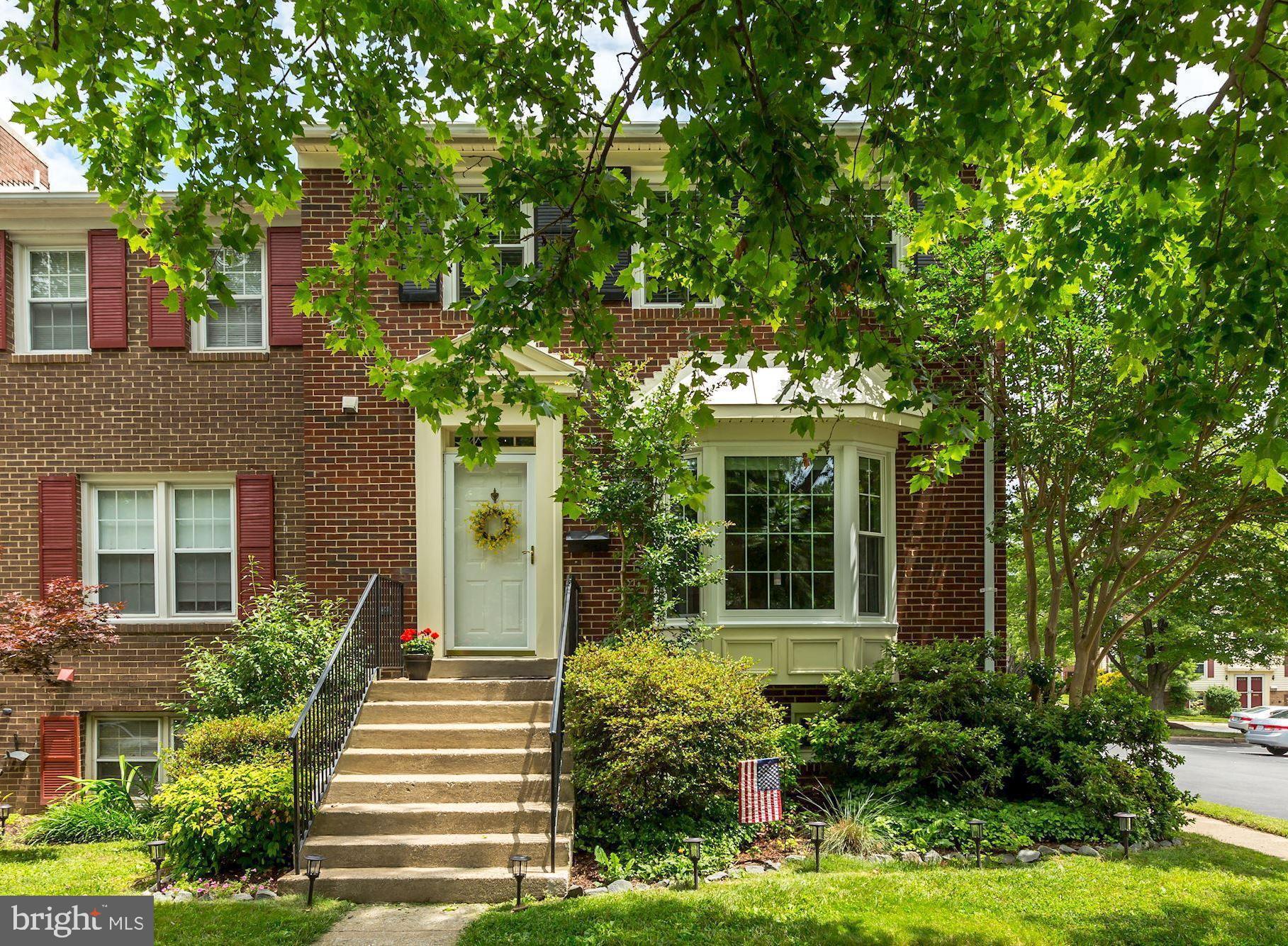 8118 Rhodell Lane Springfield, VA 22153 - Photo 4 of 46 Peaceful, across from wooded island