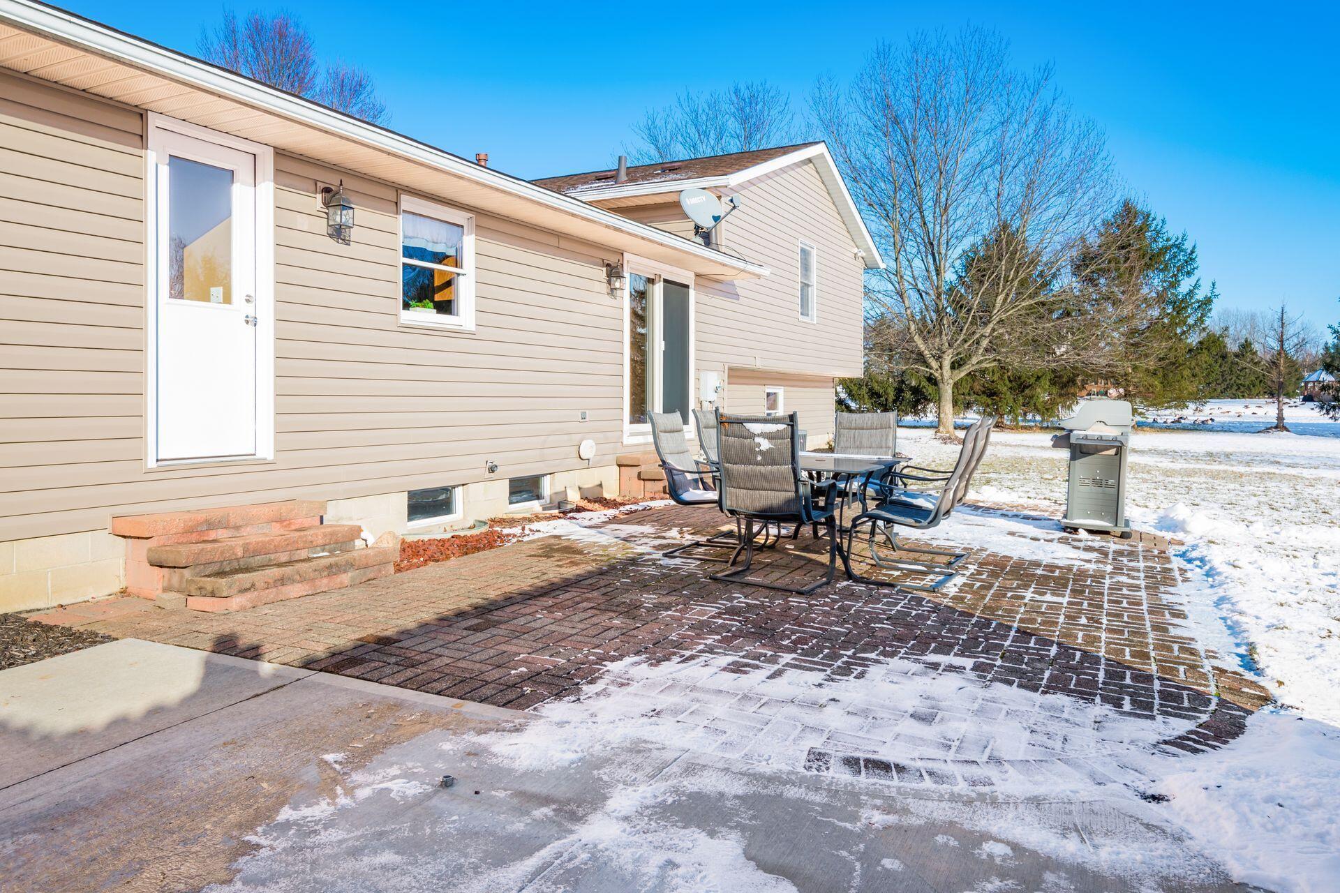 10862 Center Village Road Galena, OH 43021 - Photo 35 of 40 Back Patio