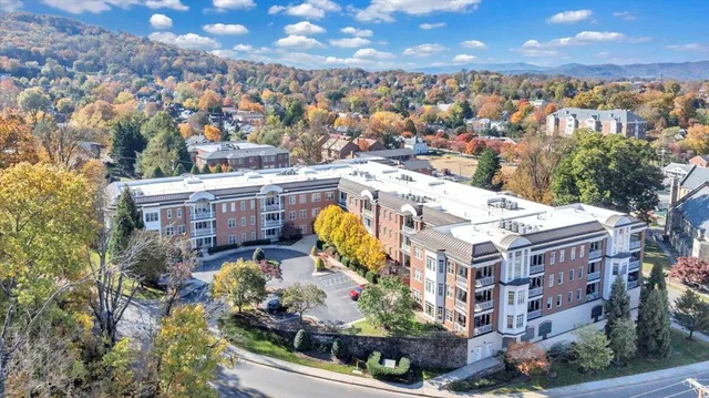 $550,000 | 2125 Yellow Mountain Road Southeast, Unit 107, Roanoke, VA 24014