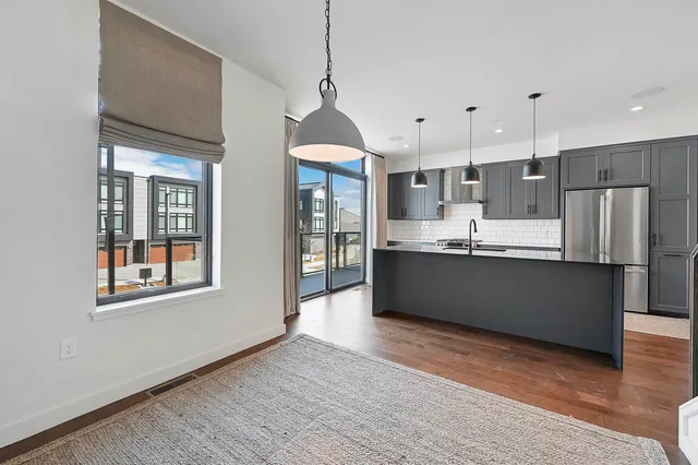 $999,900 | 1077 Brookwood Drive, Green Bay, WI 54304