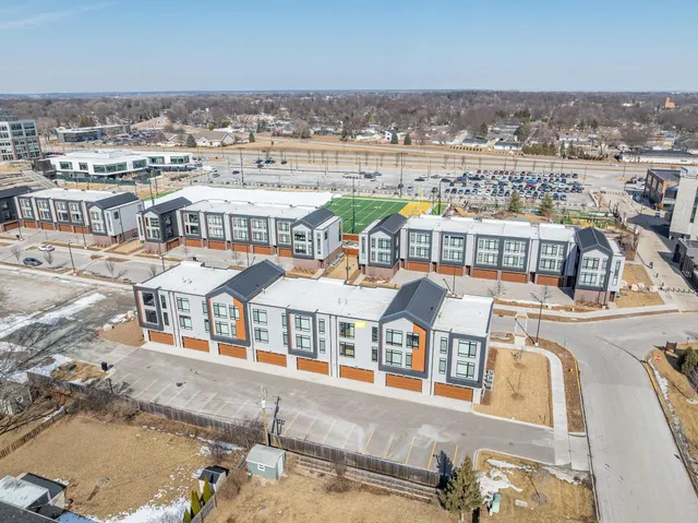 $999,900 | 1077 Brookwood Drive, Green Bay, WI 54304