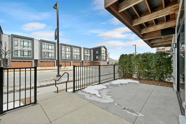 $999,900 | 1077 Brookwood Drive, Green Bay, WI 54304