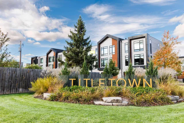 $999,900 | 1077 Brookwood Drive, Green Bay, WI 54304