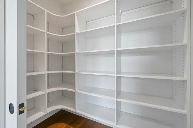 $999,900 | 1077 Brookwood Drive, Green Bay, WI 54304