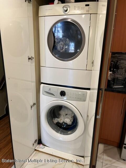 24 Racal Court, Unit B2 Staten Island, NY 10314 - Photo 9 of 22 thumbnail_IMG_5880